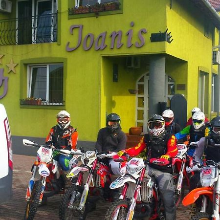 Motel Ioanis Mondorlak Kültér fotó
